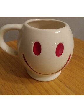 McCoy Vintage 1970s Red/White Smiley Face Mug Made In USA Ceramic